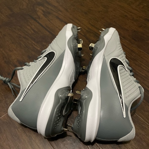 NEW Nike Alpha Huarache Varsity Grey size 9 womens softball cleats - Picture 5 of 7